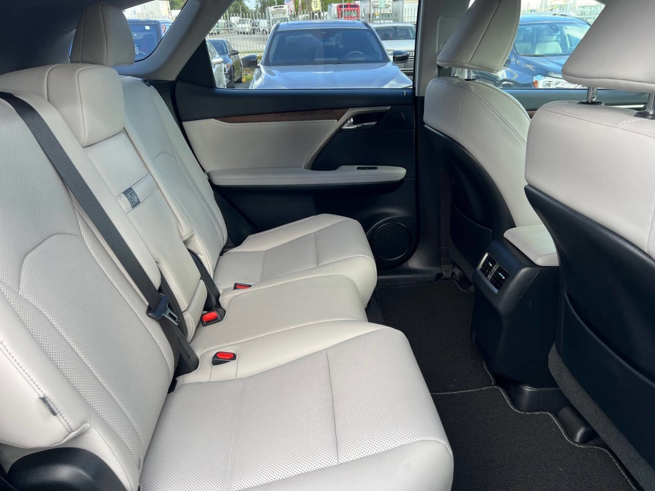 Used 2021 Lexus RX 350L FWD w/ Premium Package image 10