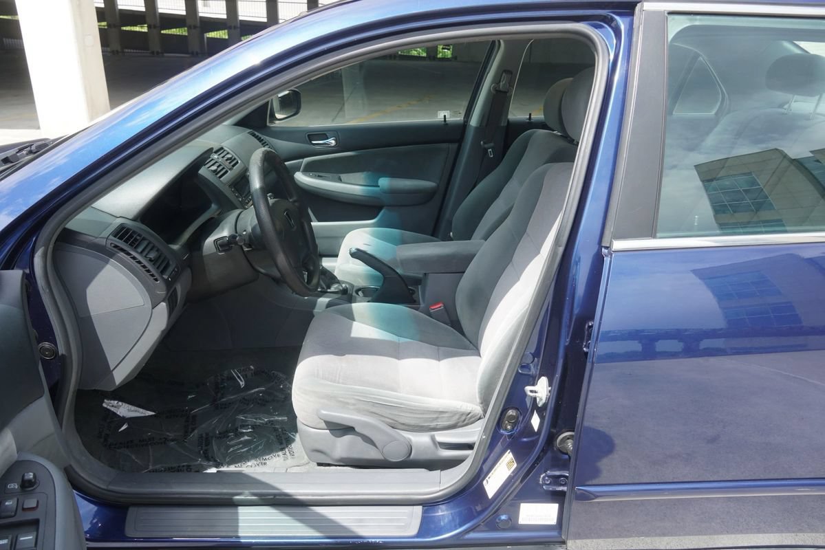 Used 2004 Honda Accord LX image 7
