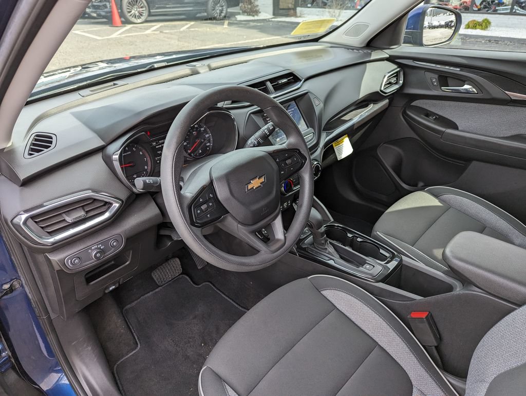 Used 2023 Chevrolet TrailBlazer LT FWD image 12