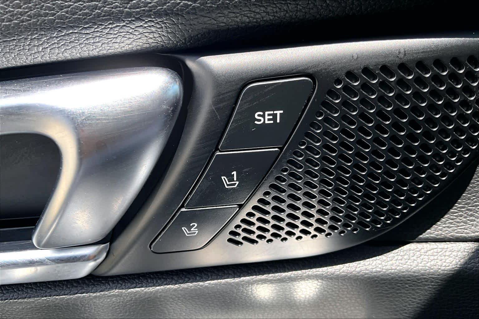 Used 2022 Kia Telluride SX w/ Nightfall Edition Package AWD/4WD image 32