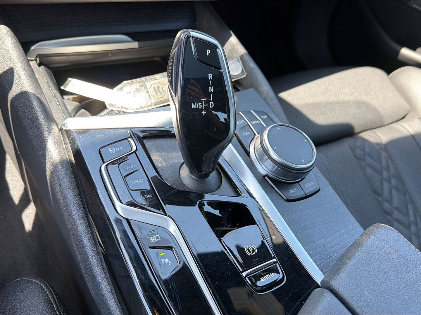 Used 2023 BMW 530e w/ Premium Package RWD image 29