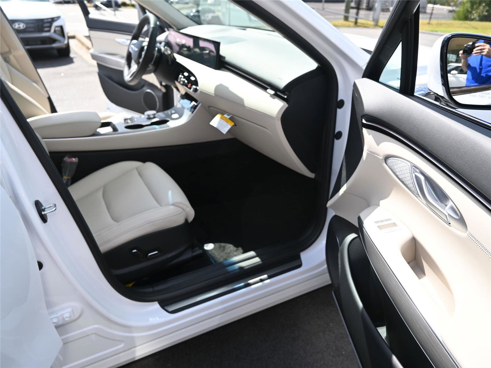 New 2026 Genesis GV70 2.5T Select image 26