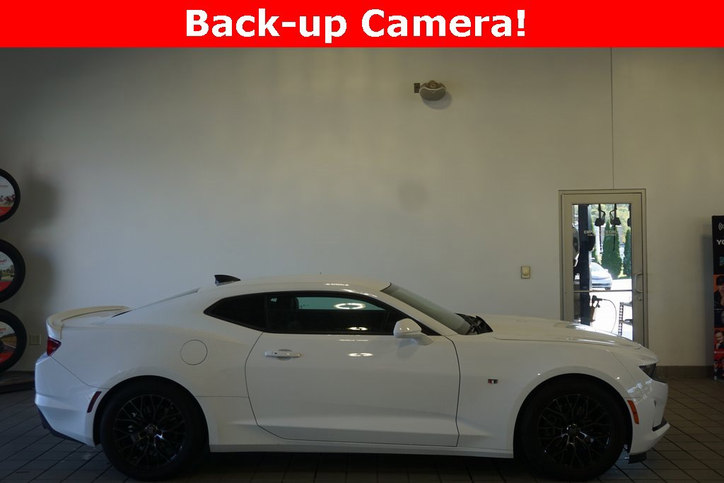 Used 2022 Chevrolet Camaro LT w/ Technology Package image 2
