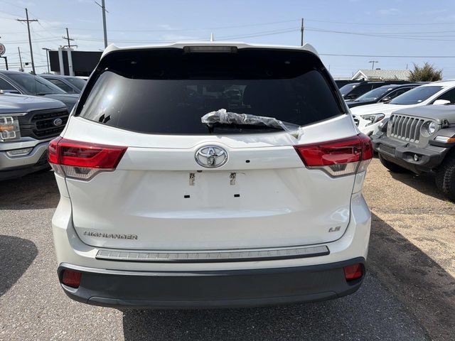 Used 2018 Toyota Highlander Plus FWD image 8