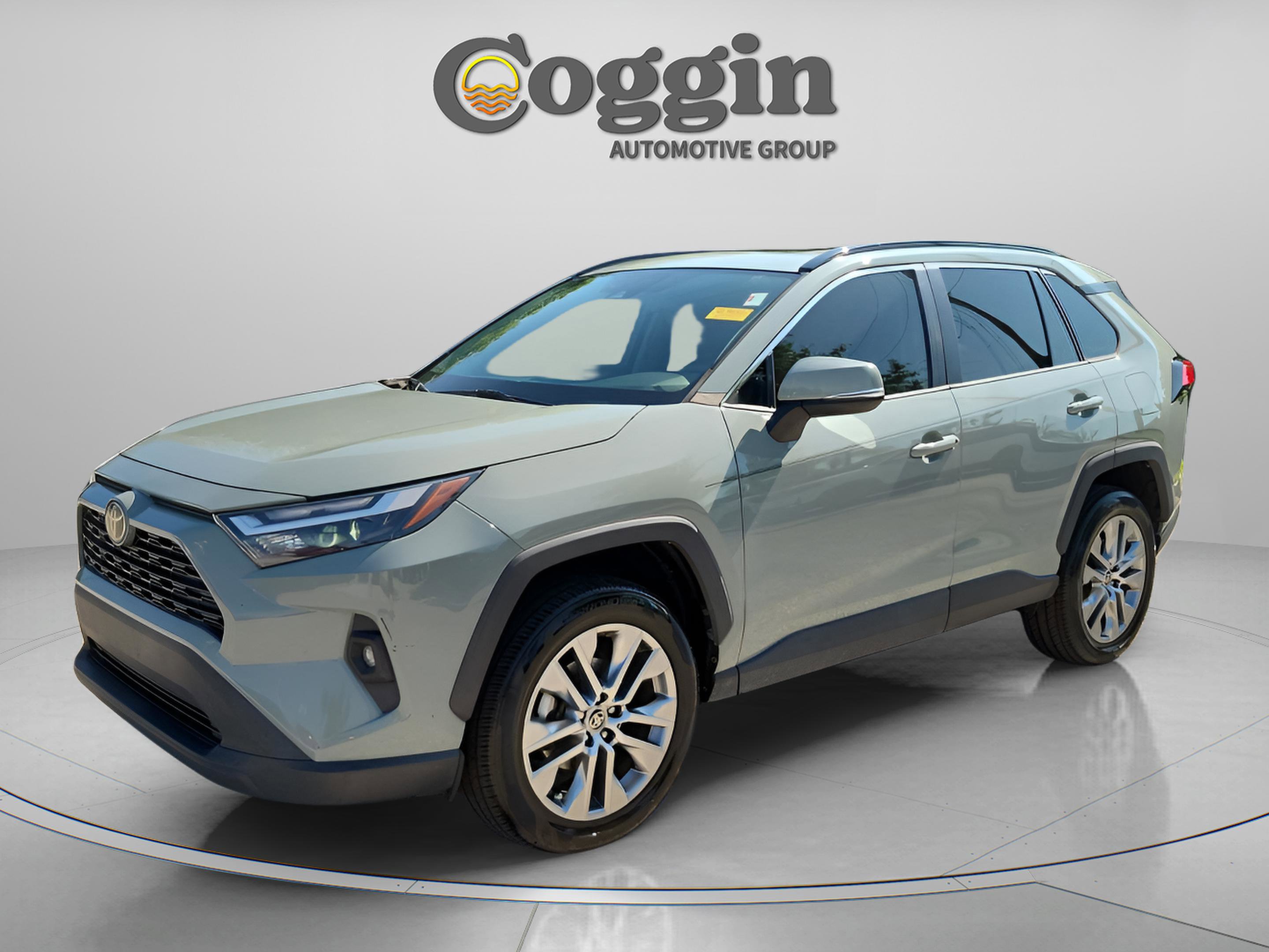 Used 2022 Toyota RAV4 XLE Premium image 1