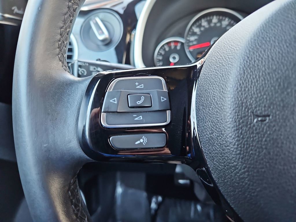 Used 2012 Volkswagen Beetle 2.5 image 11