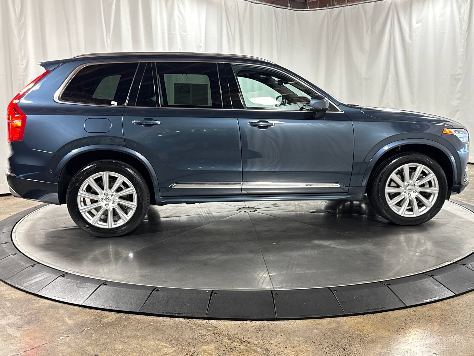 Used 2019 Volvo XC90 T8 Inscription w/ Advanced Package AWD/4WD image 6
