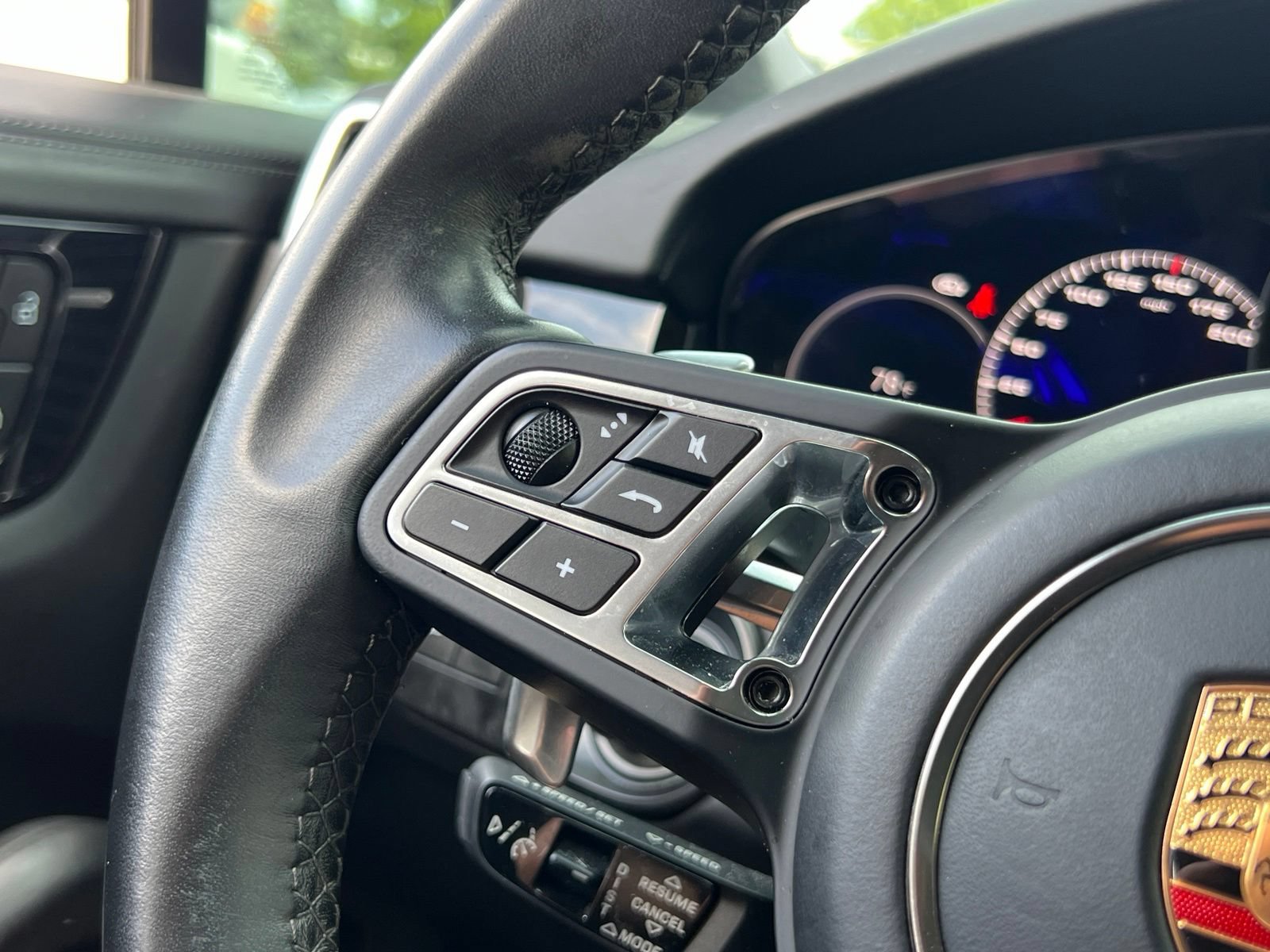 Certified 2023 Porsche Cayenne Turbo AWD/4WD image 25