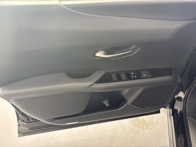 Used 2019 Lexus UX 200 F Sport FWD image 21