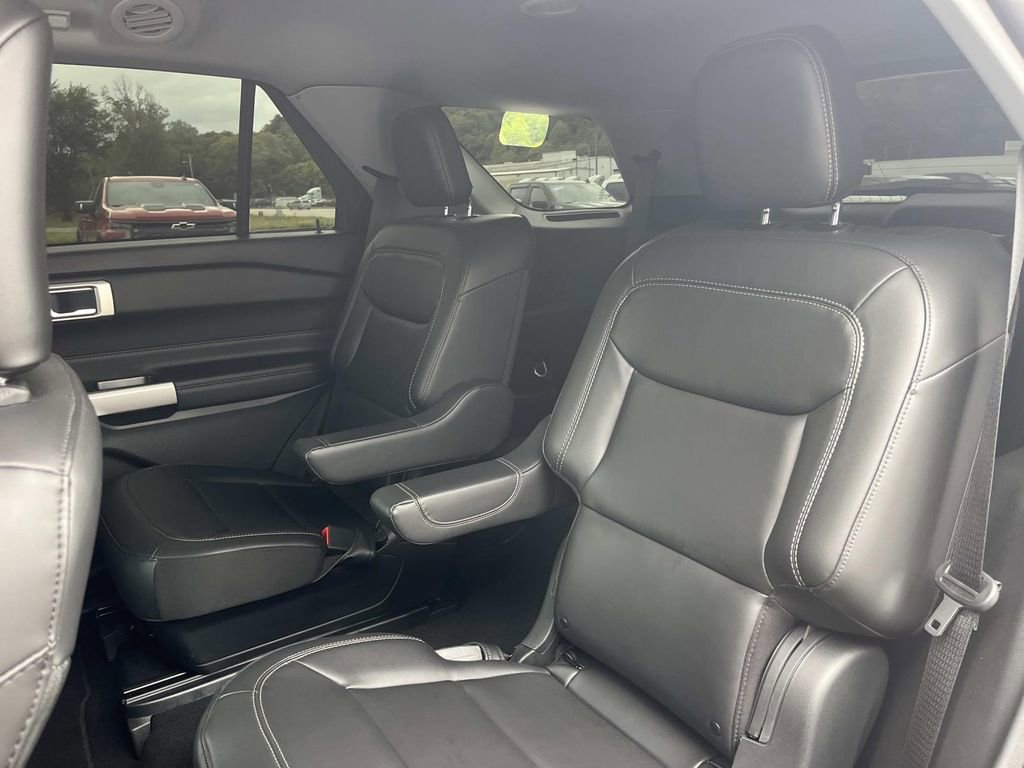 Used 2024 Ford Explorer XLT w/ Equipment Group 202A AWD/4WD image 19