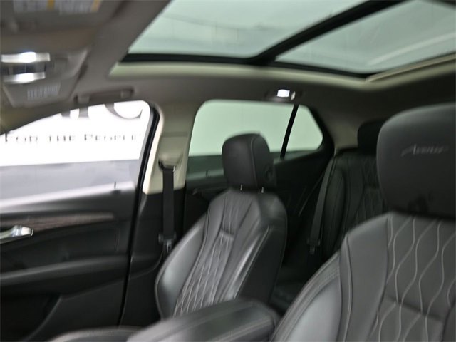 Used 2022 Buick Envision Avenir w/ Technology Package II image 17