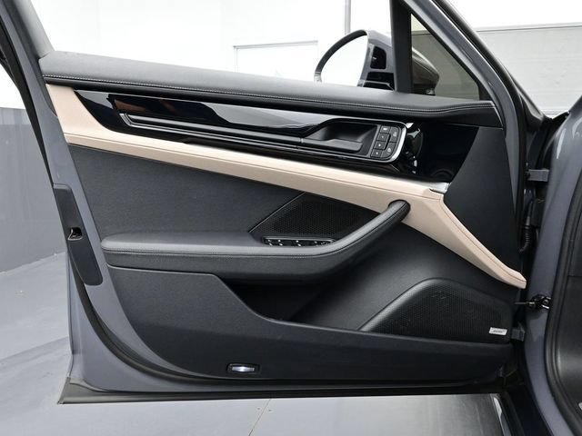 Certified 2025 Porsche Panamera 4 AWD/4WD image 7