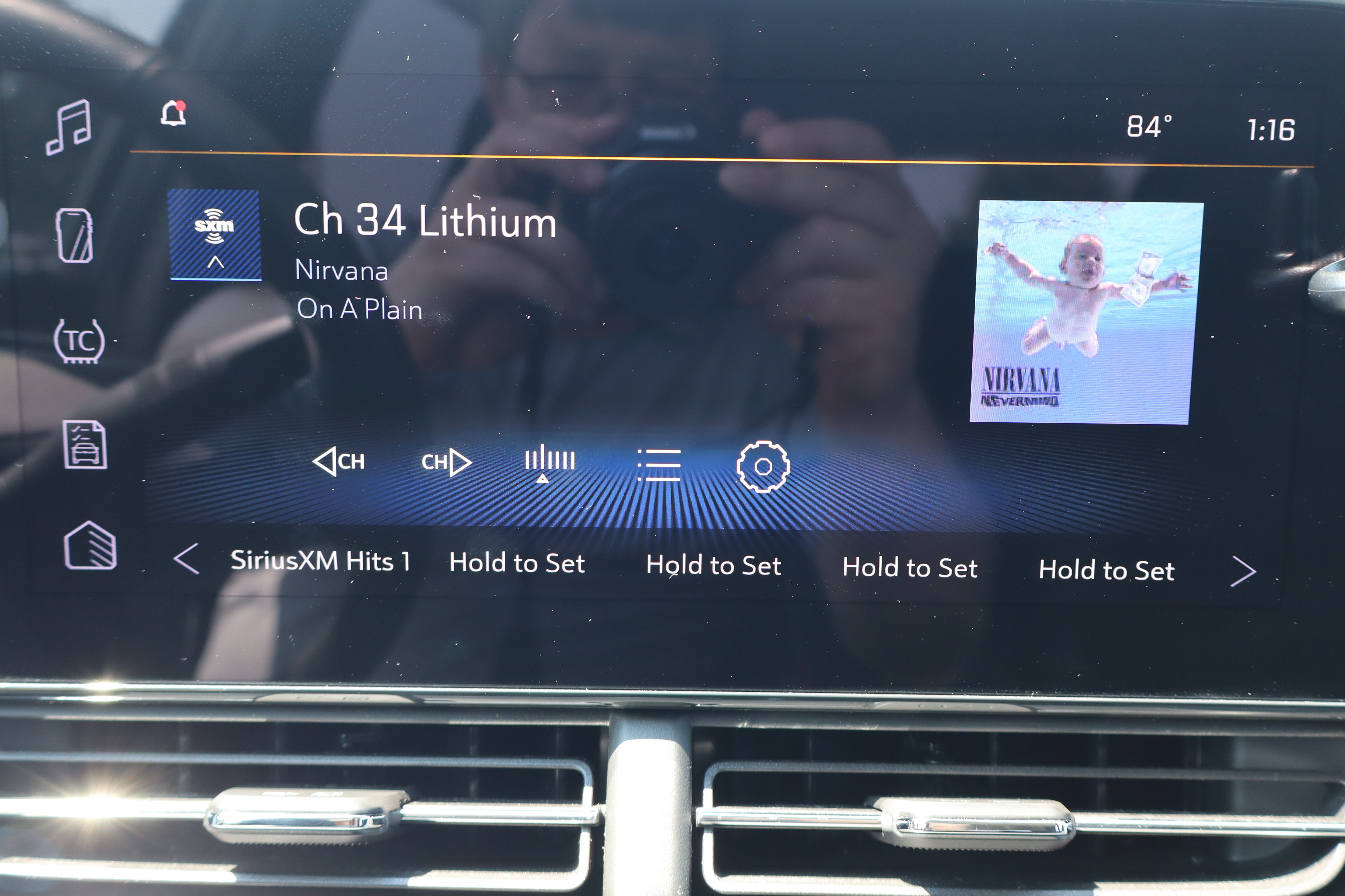 Used 2024 Chevrolet Trax LT w/ Driver Confidence Package FWD image 18