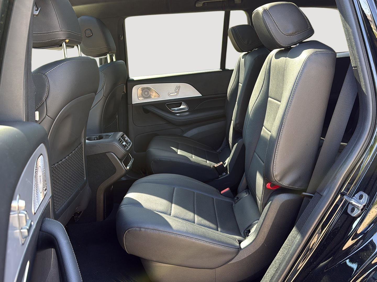 Used 2024 Mercedes-Benz GLS 450 4MATIC image 23