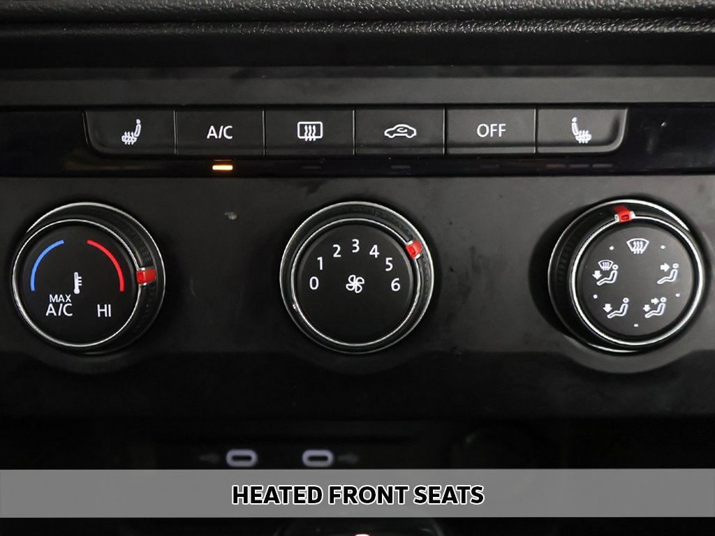 Used 2022 Volkswagen Taos SE image 5