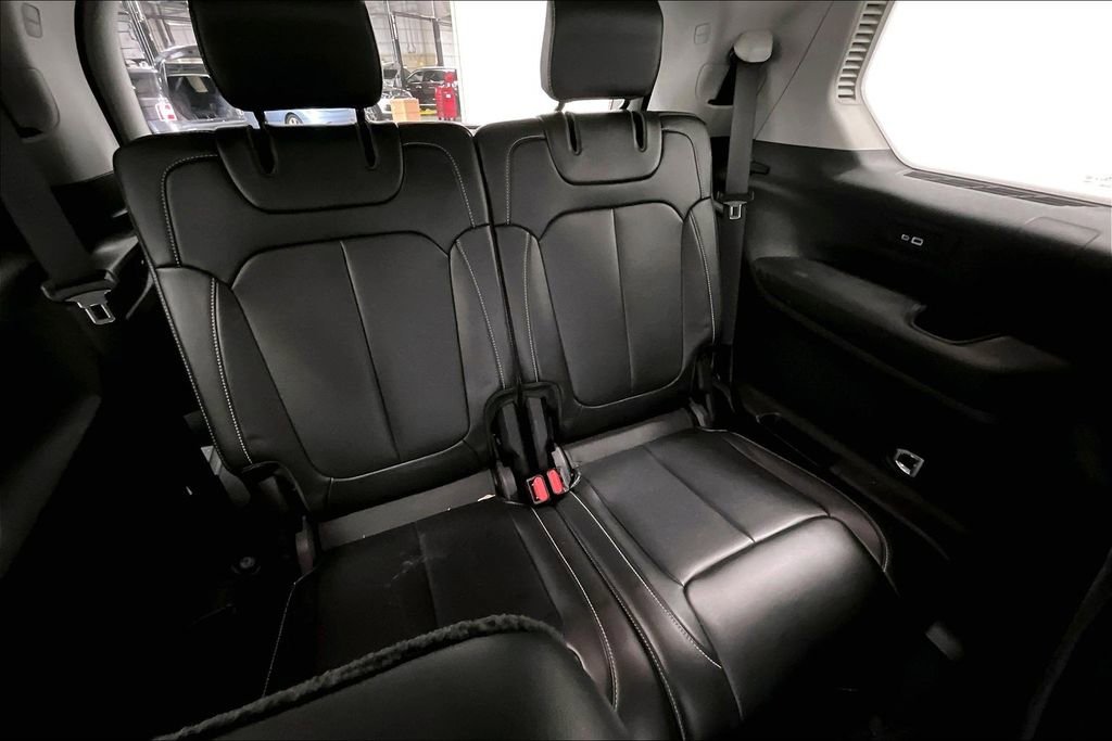 Used 2021 Jeep Grand Cherokee L Limited image 37