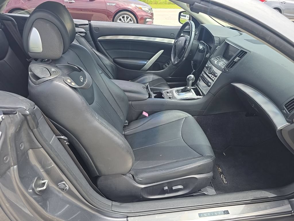 Used 2014 INFINITI Q60 Convertible w/ Premium Package RWD image 10