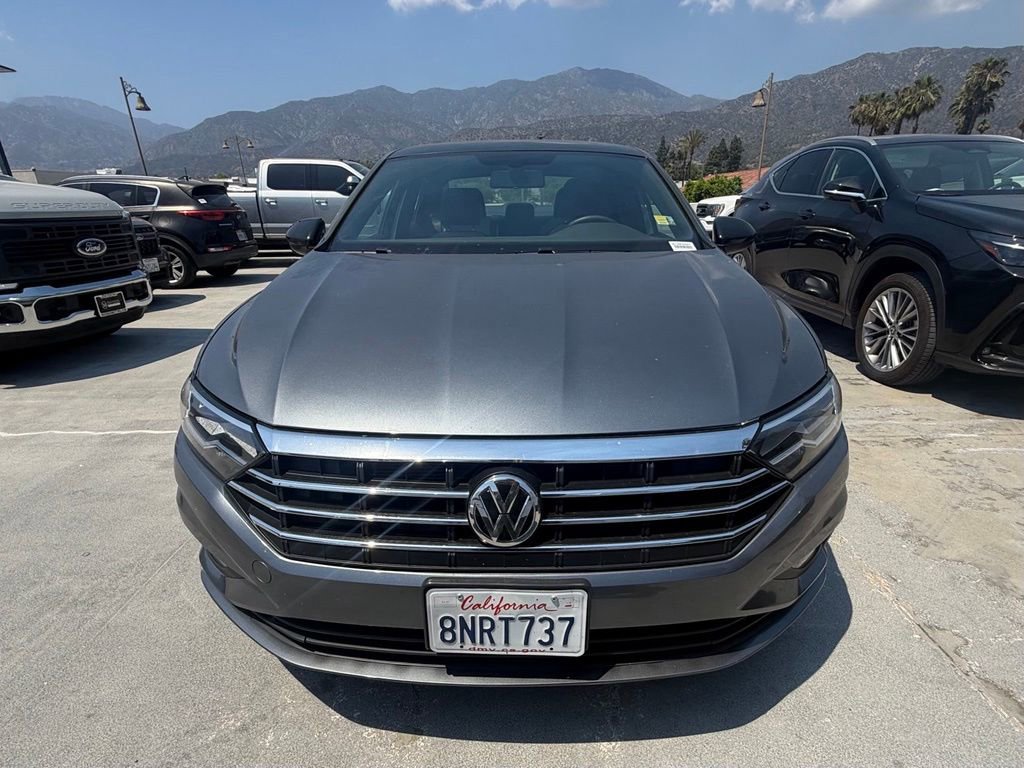 Used 2019 Volkswagen Jetta R-Line w/ R-Line Cold Weather Package FWD image 2