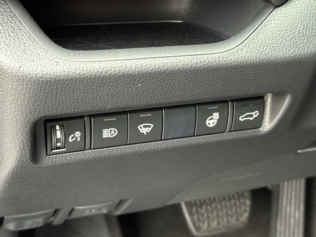 Used 2019 Toyota RAV4 XLE Premium w/ Cold Weather Package AWD/4WD image 18