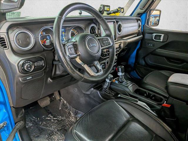 Used 2020 Jeep Gladiator Overland w/ Dual Top Group AWD/4WD image 11