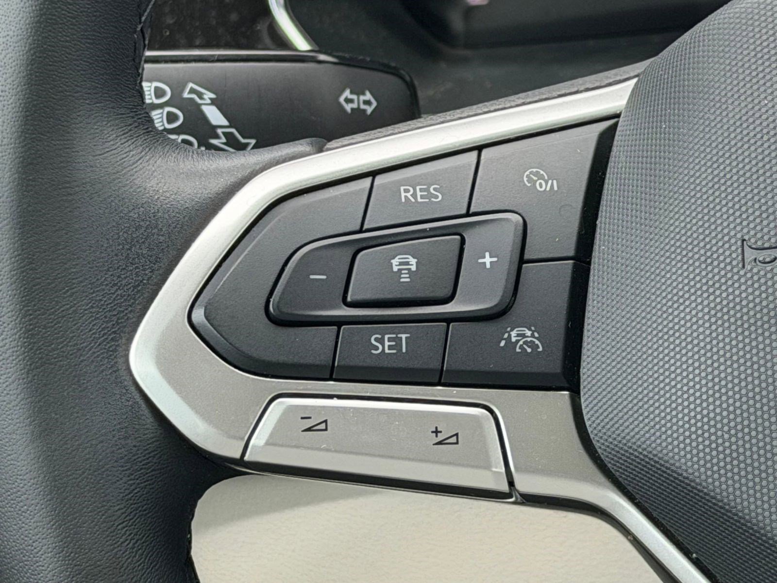 Used 2023 Volkswagen Jetta SE image 13