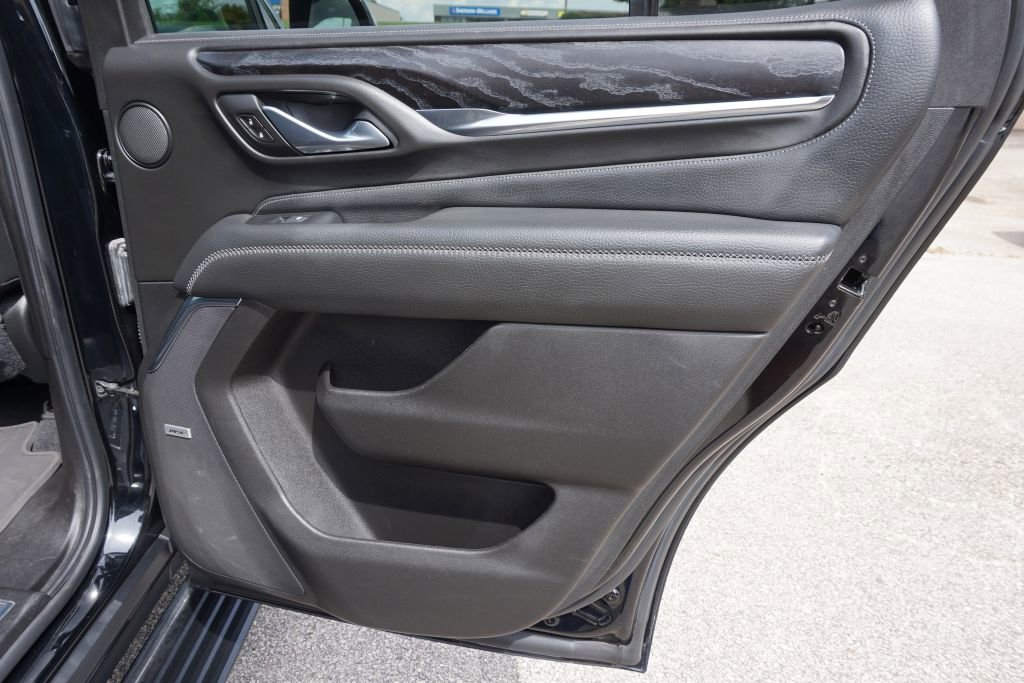 Used 2021 GMC Yukon Denali w/ Denali Premium Package image 34