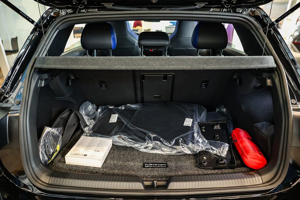 New 2026 Volkswagen Golf image 17
