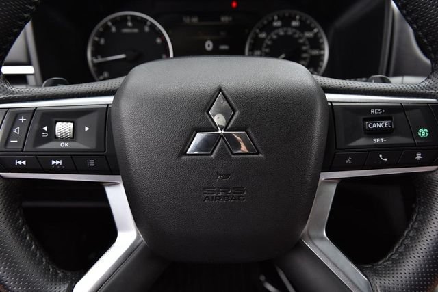 Used 2025 Mitsubishi Outlander SE AWD/4WD image 22