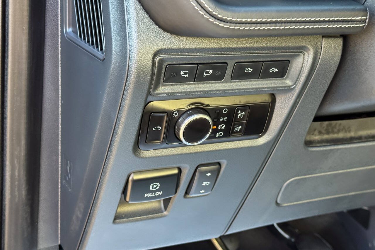 Used 2023 Ford F150 Lightning Platinum AWD/4WD image 37