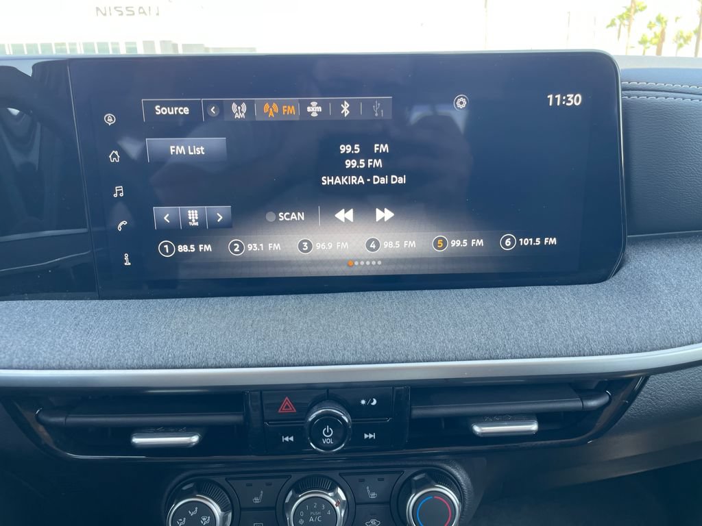 Certified 2025 Nissan Kicks SV w/ SV Premium Package FWD image 17