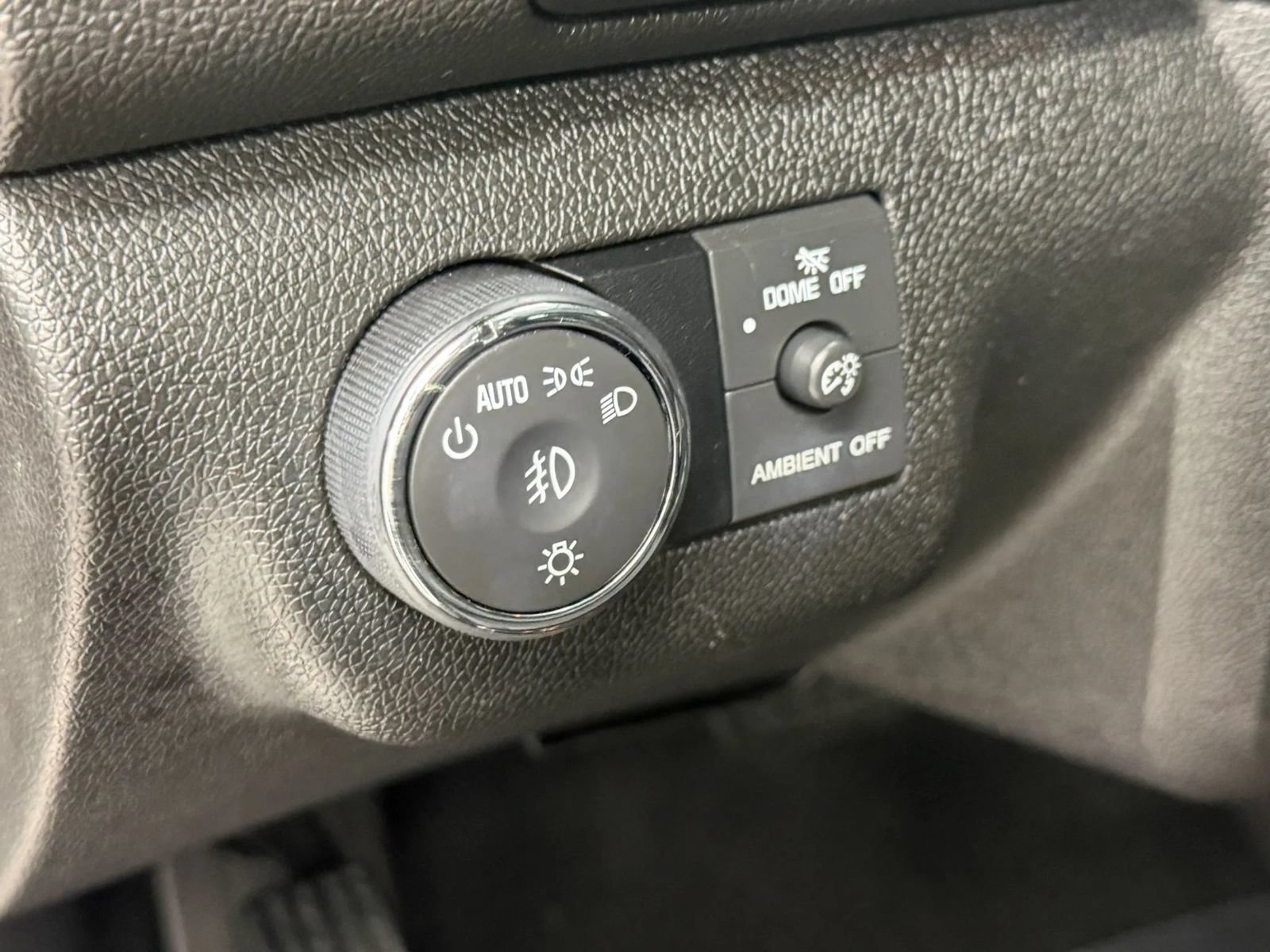 Used 2015 Chevrolet Traverse LT AWD/4WD image 25