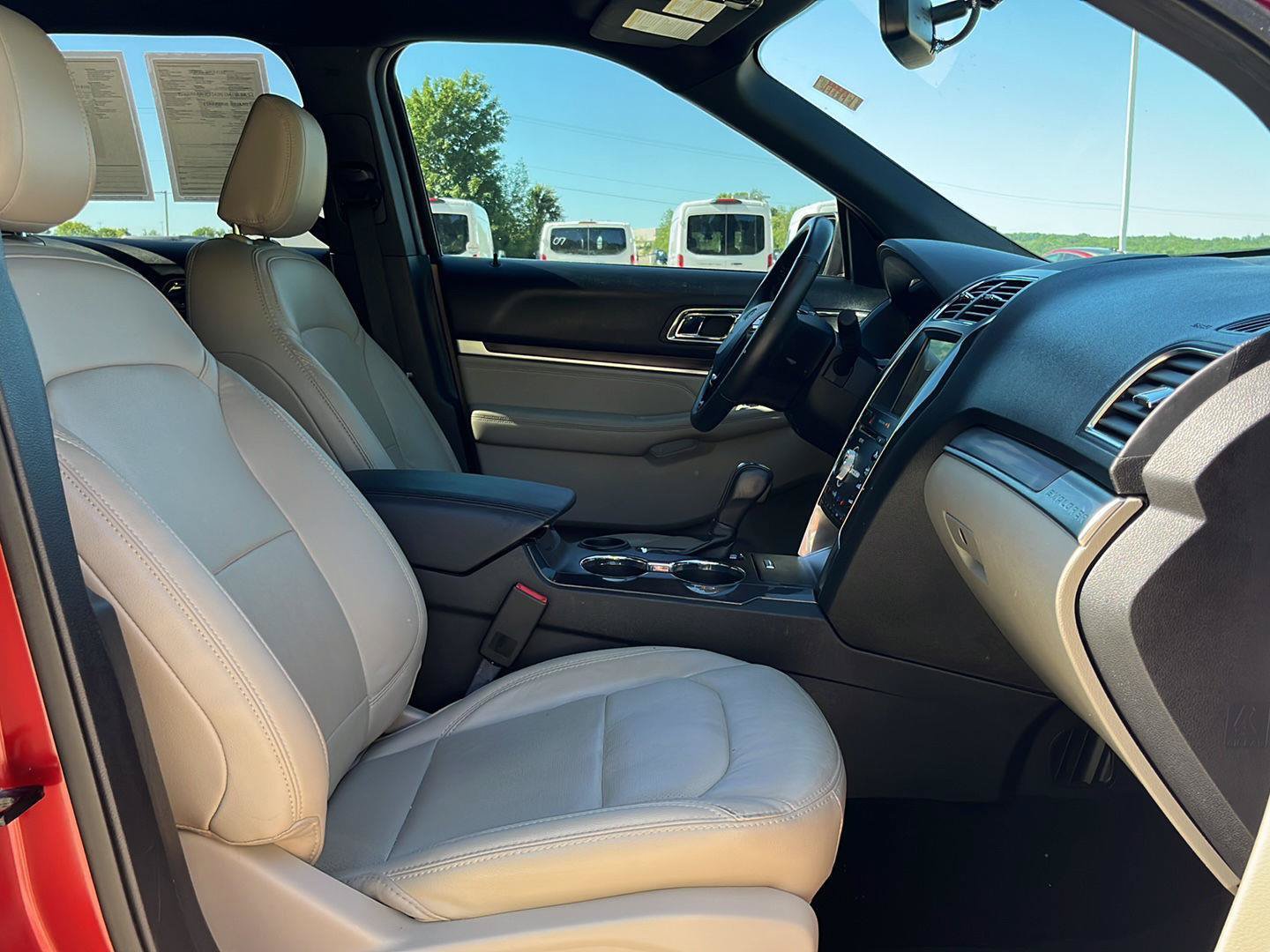 Used 2018 Ford Explorer Limited FWD image 35