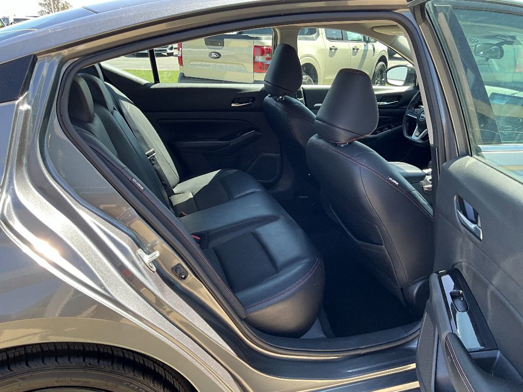 Used 2023 Nissan Altima 2.5 SR image 32