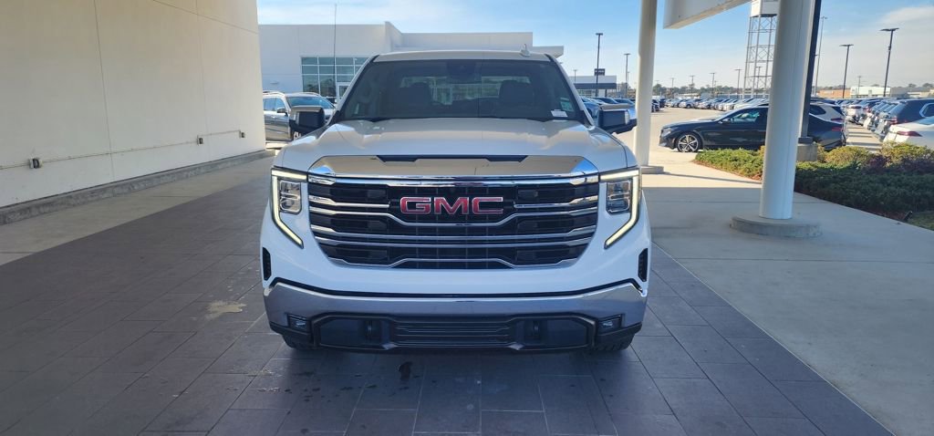 Used 2024 GMC Sierra 1500 SLT image 3