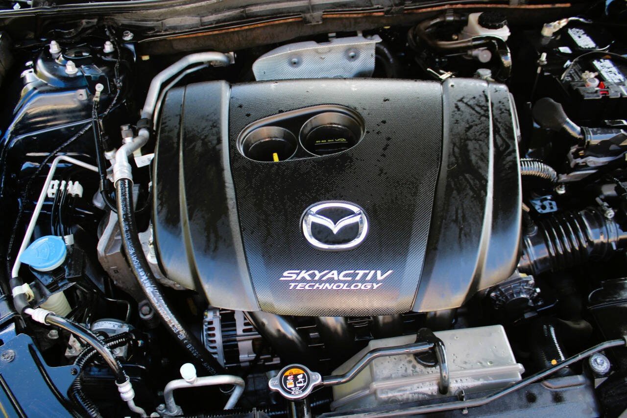 Used 2014 MAZDA MAZDA3 i Touring w/ Moonroof Package 1 FWD image 12