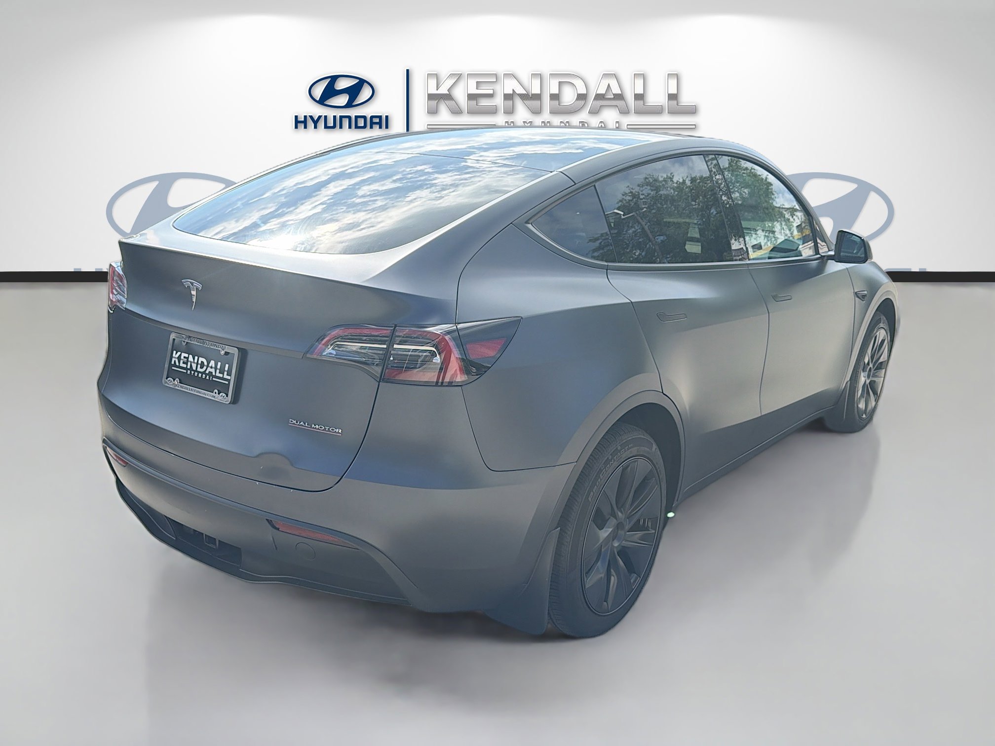 Used 2025 Tesla Model Y Long Range AWD/4WD image 6