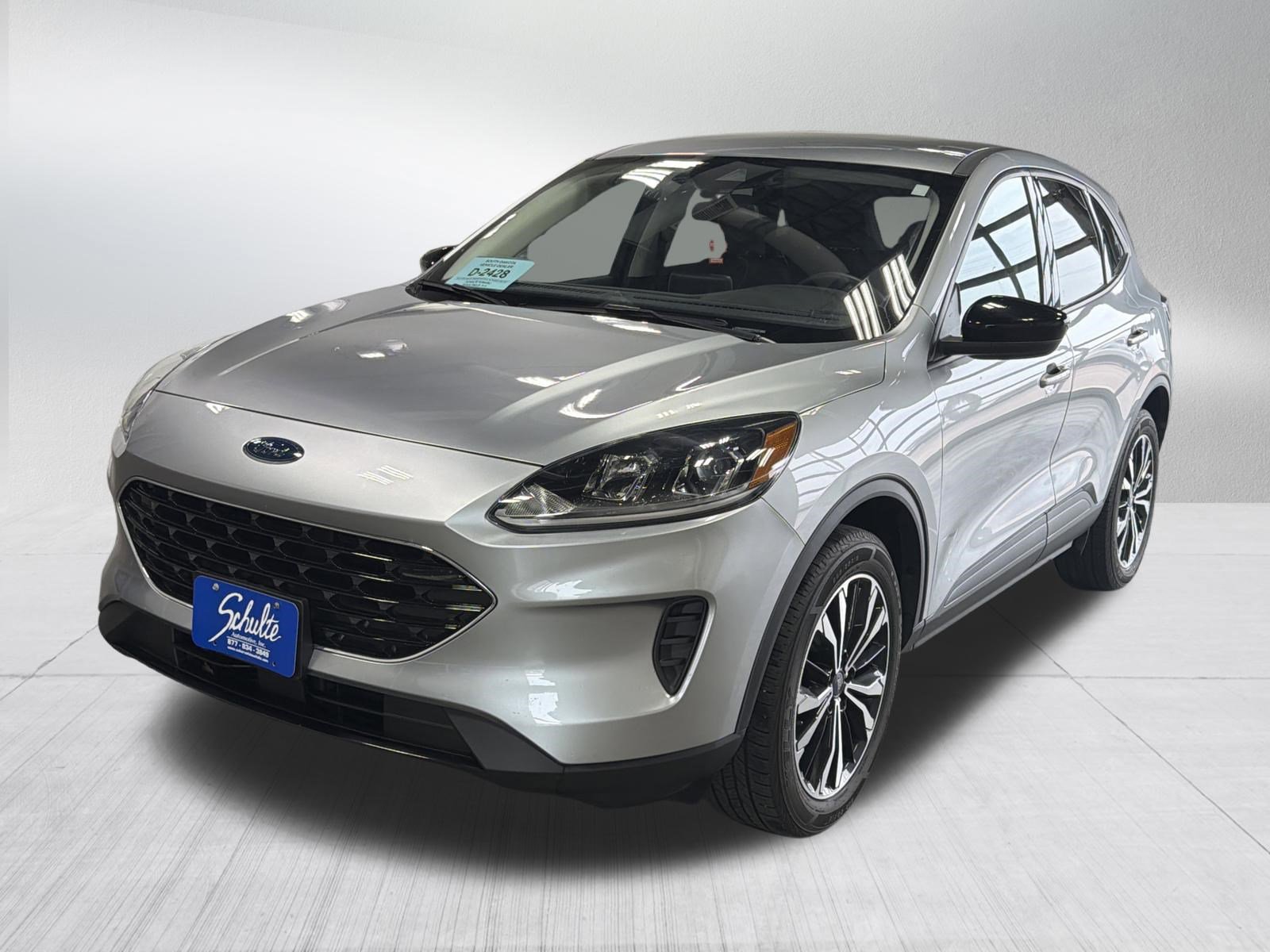 Used 2021 Ford Escape SE w/ SE Sport Appearance Package image 3
