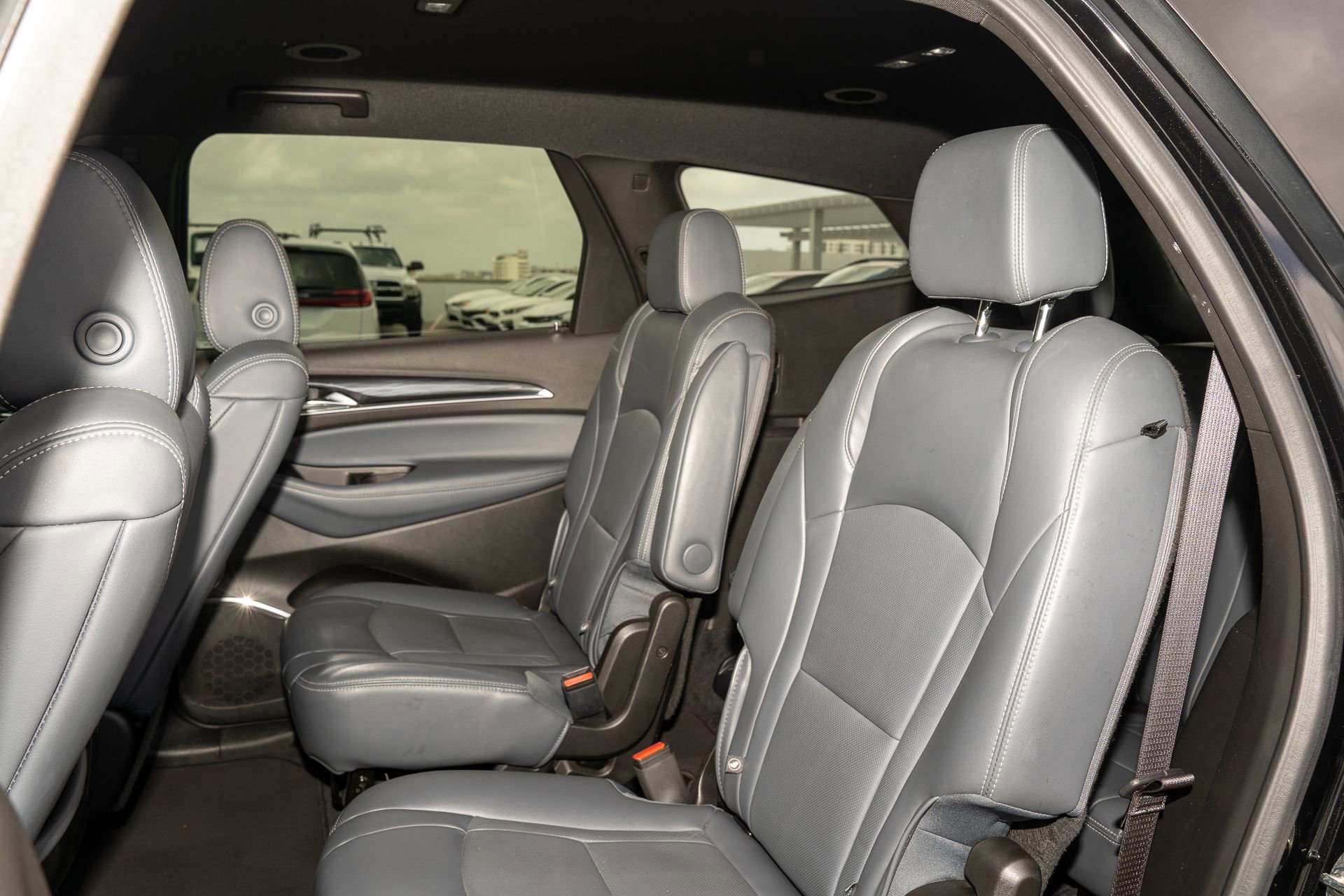 Used 2024 Buick Enclave Essence w/ Technology Package FWD image 18