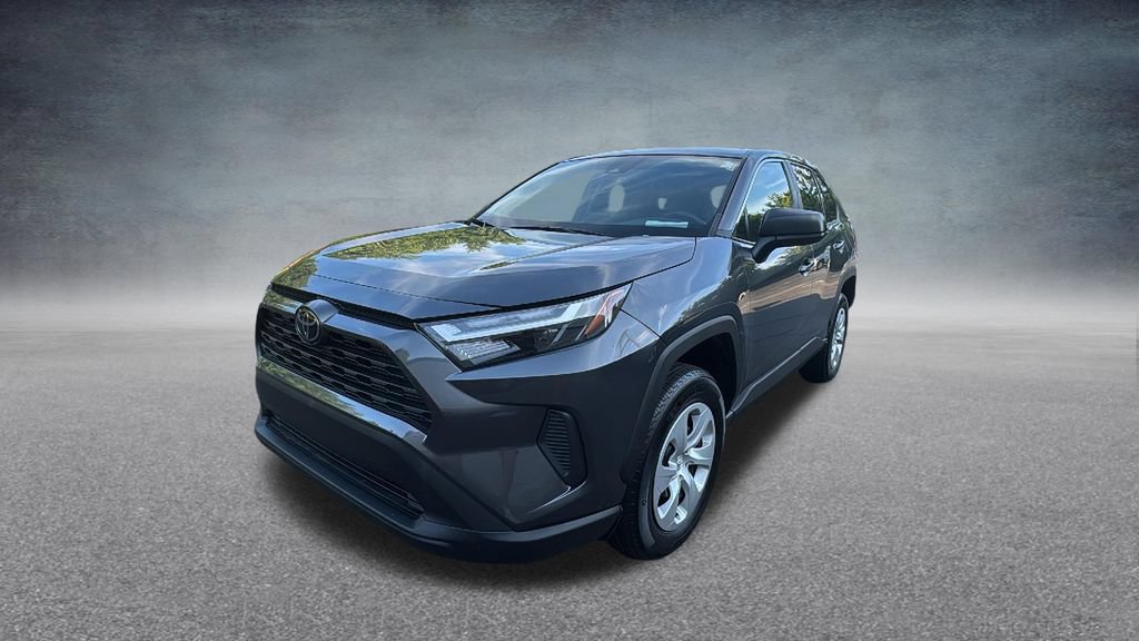 Used 2024 Toyota RAV4 LE AWD/4WD image 5