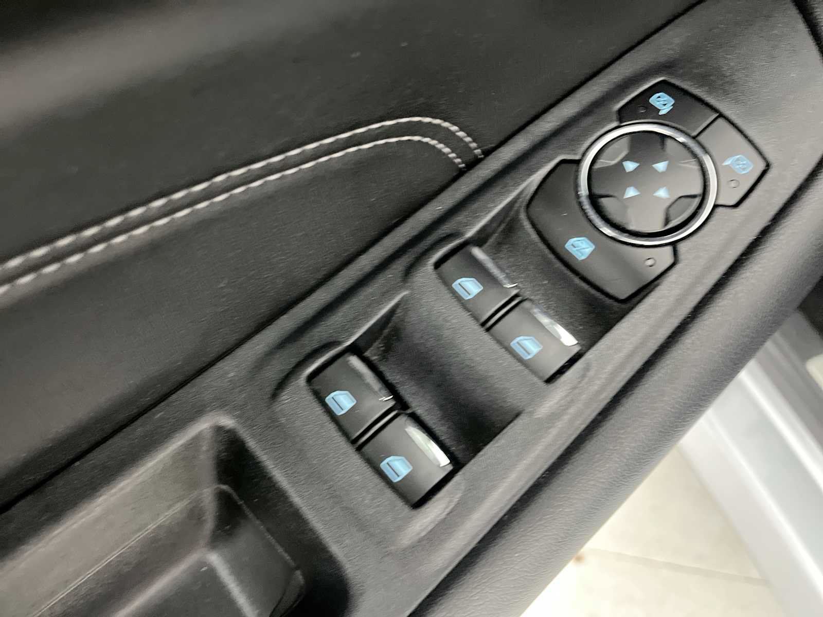 Used 2022 Ford Edge Titanium AWD/4WD image 21