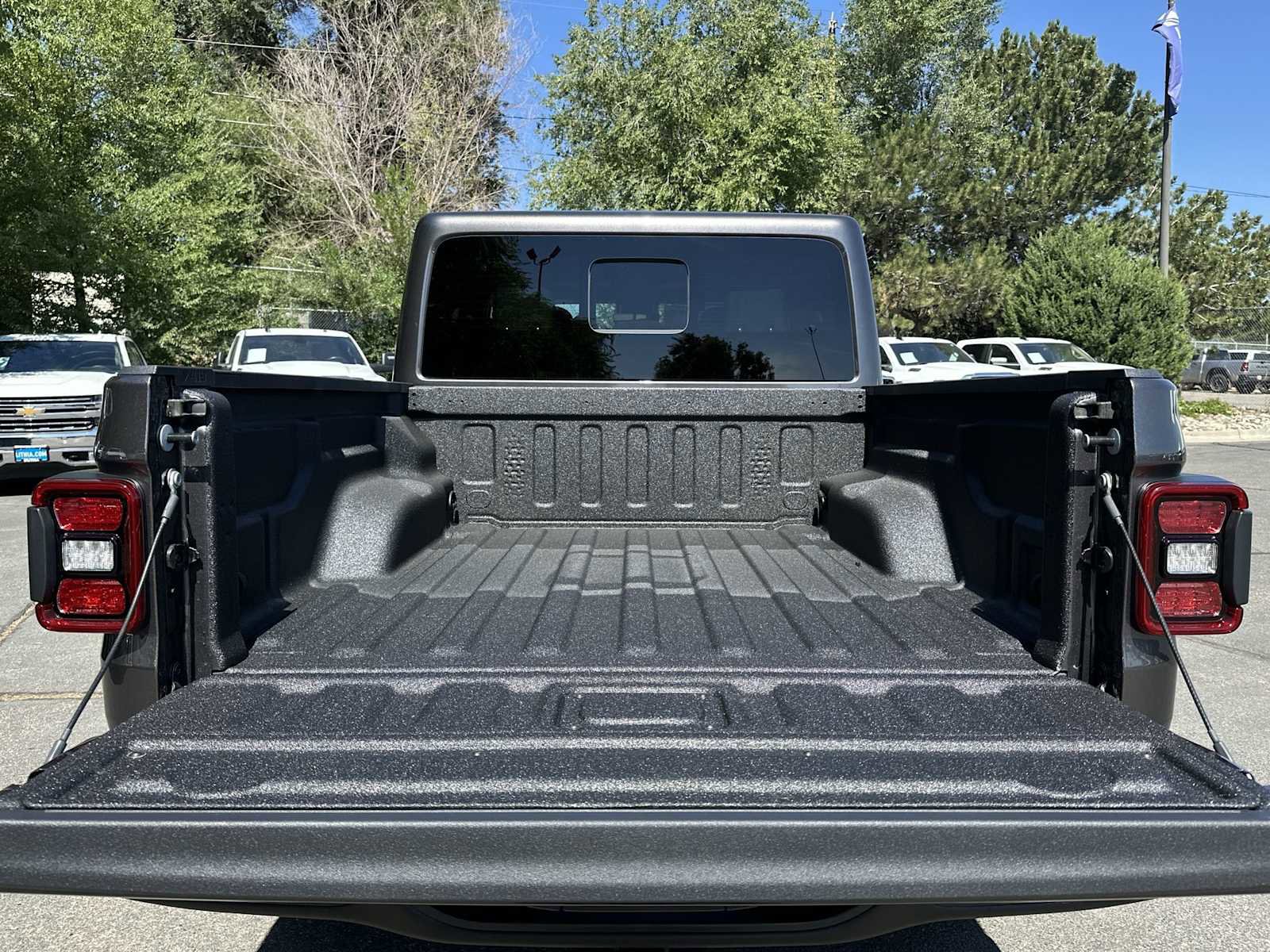 New 2025 Jeep Gladiator Rubicon w/ Convenience Group image 24