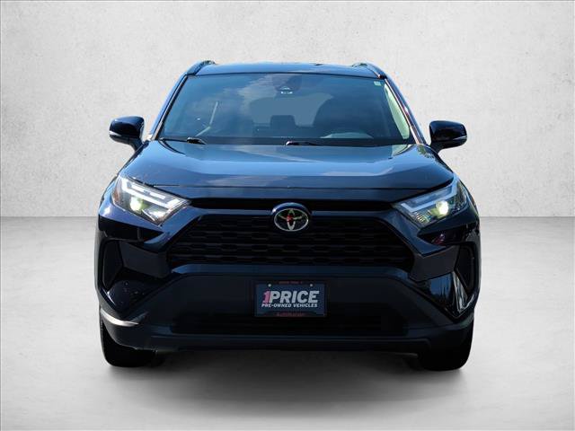 Used 2022 Toyota RAV4 XLE AWD/4WD image 2
