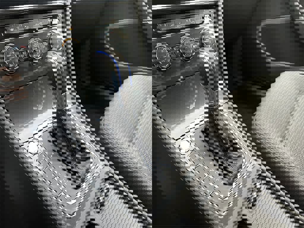 Used 2019 Volkswagen e-Golf SE w/ Driver Assistance Package image 17