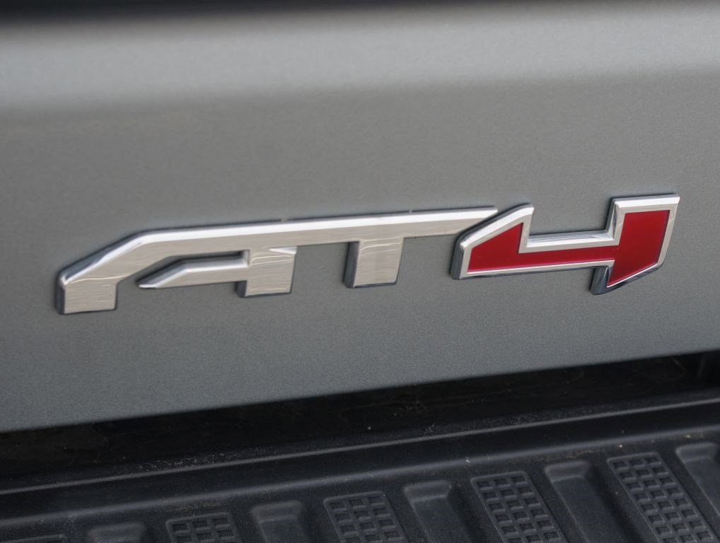 Used 2024 GMC Sierra 1500 AT4 w/ Technology Package image 19