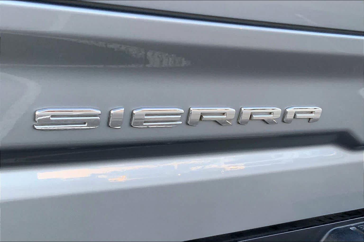 Used 2023 GMC Sierra 1500 AT4 w/ AT4 Preferred Package AWD/4WD image 30