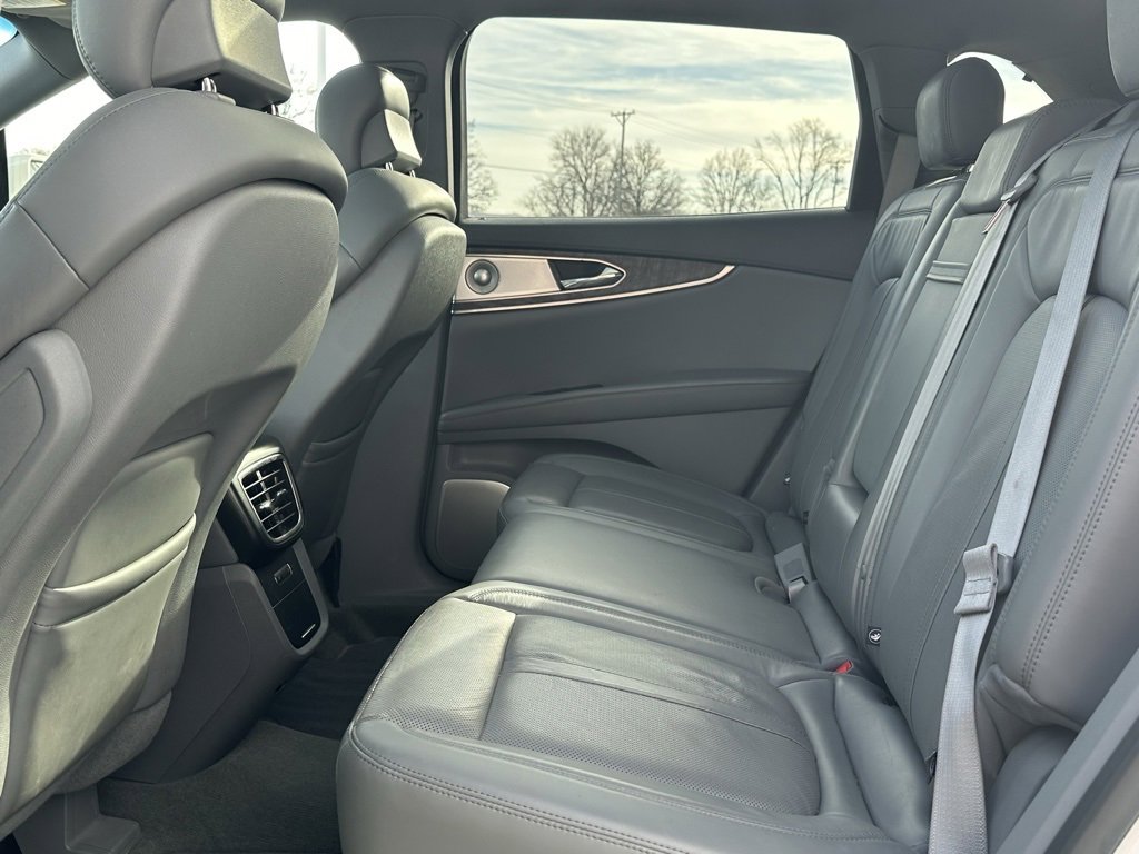 Used 2020 Lincoln Nautilus Reserve w/ Equipment Group 202A image 12