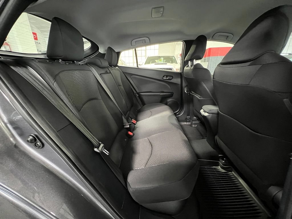 Certified 2022 Toyota Prius LE FWD image 17