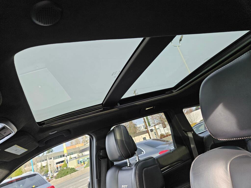 Used 2015 Jeep Grand Cherokee SRT w/ Luxury Group II image 26