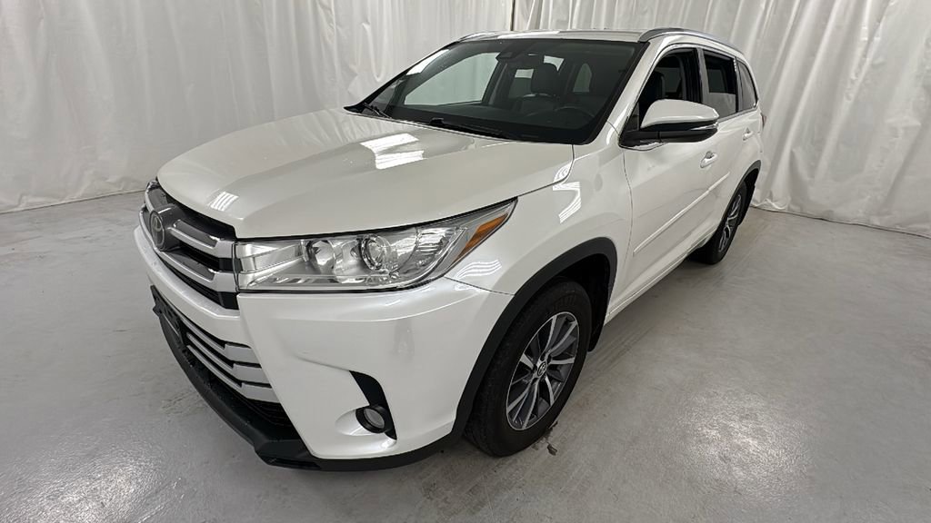 Used 2018 Toyota Highlander XLE image 7