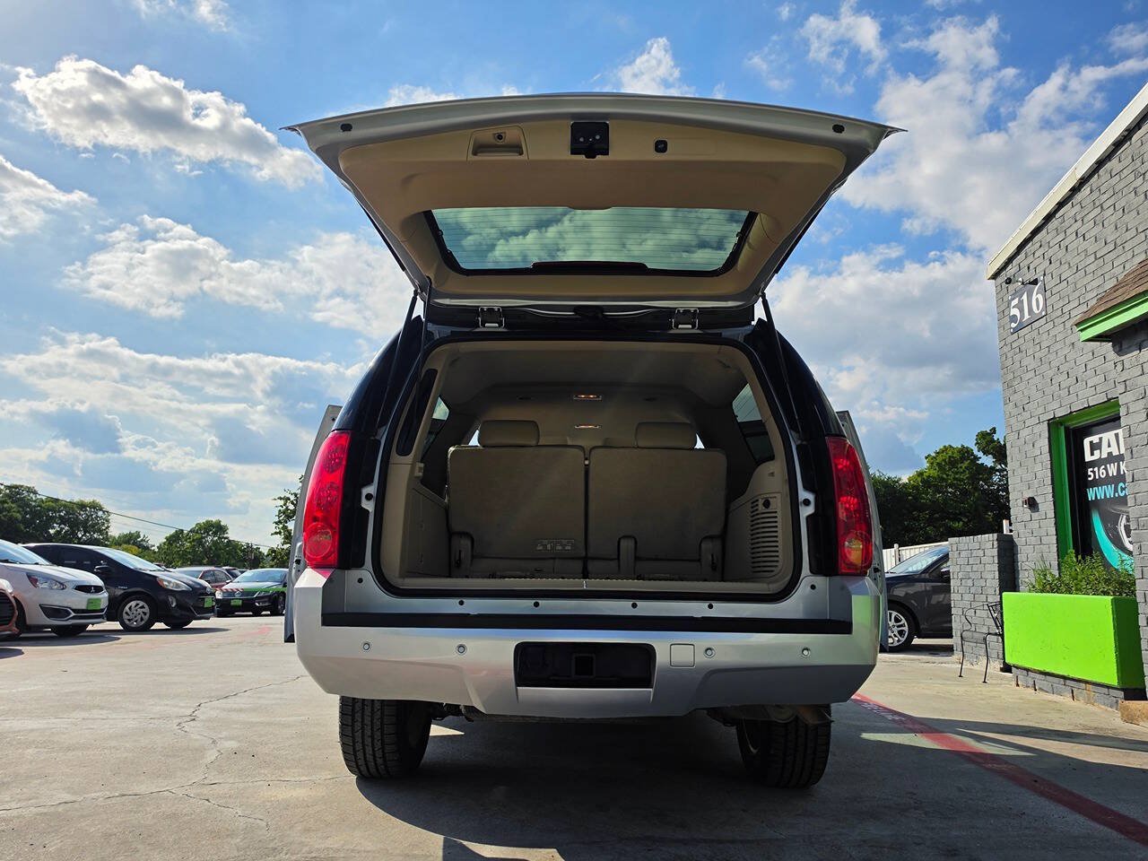 Used 2014 GMC Yukon XL SLT w/ SLT-2 Equipment Package RWD image 29